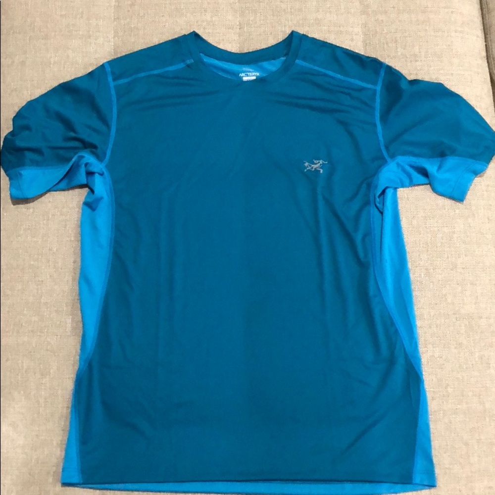 Arc’teryx men’s Accelero Comp SS t-shirt blue NEW